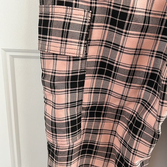 Hollister ultra high rise plaid cargo jogger pants - Picture 6 of 9